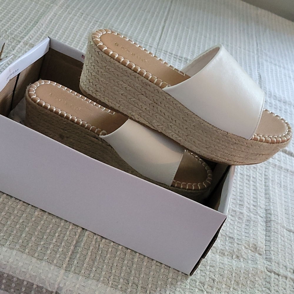 Bamboo brand, boutique shoes.